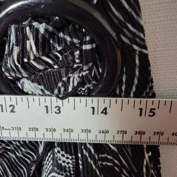Notations Womens Top Sz 1X Faux Wrap Front Micro Accordion fabric Black & White - Picture 7 of 12